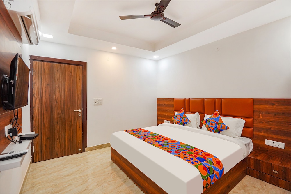Fabhotel Amayra Inn