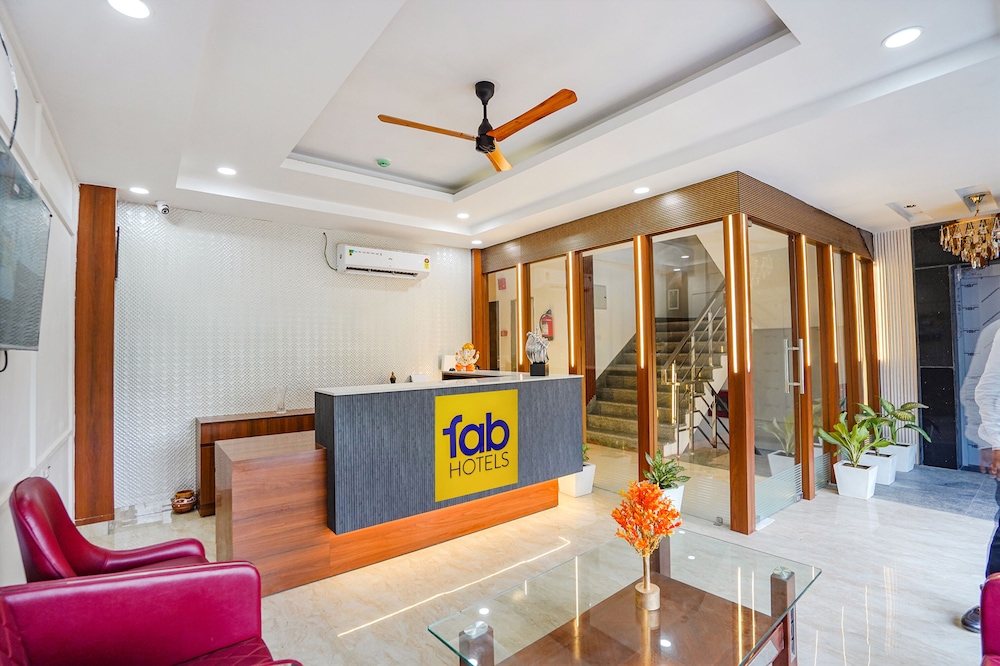 Fabhotel Amayra Inn