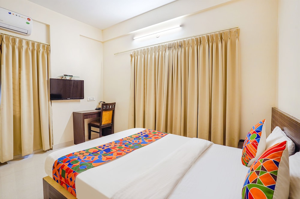 Fabhotel Willow Tree
