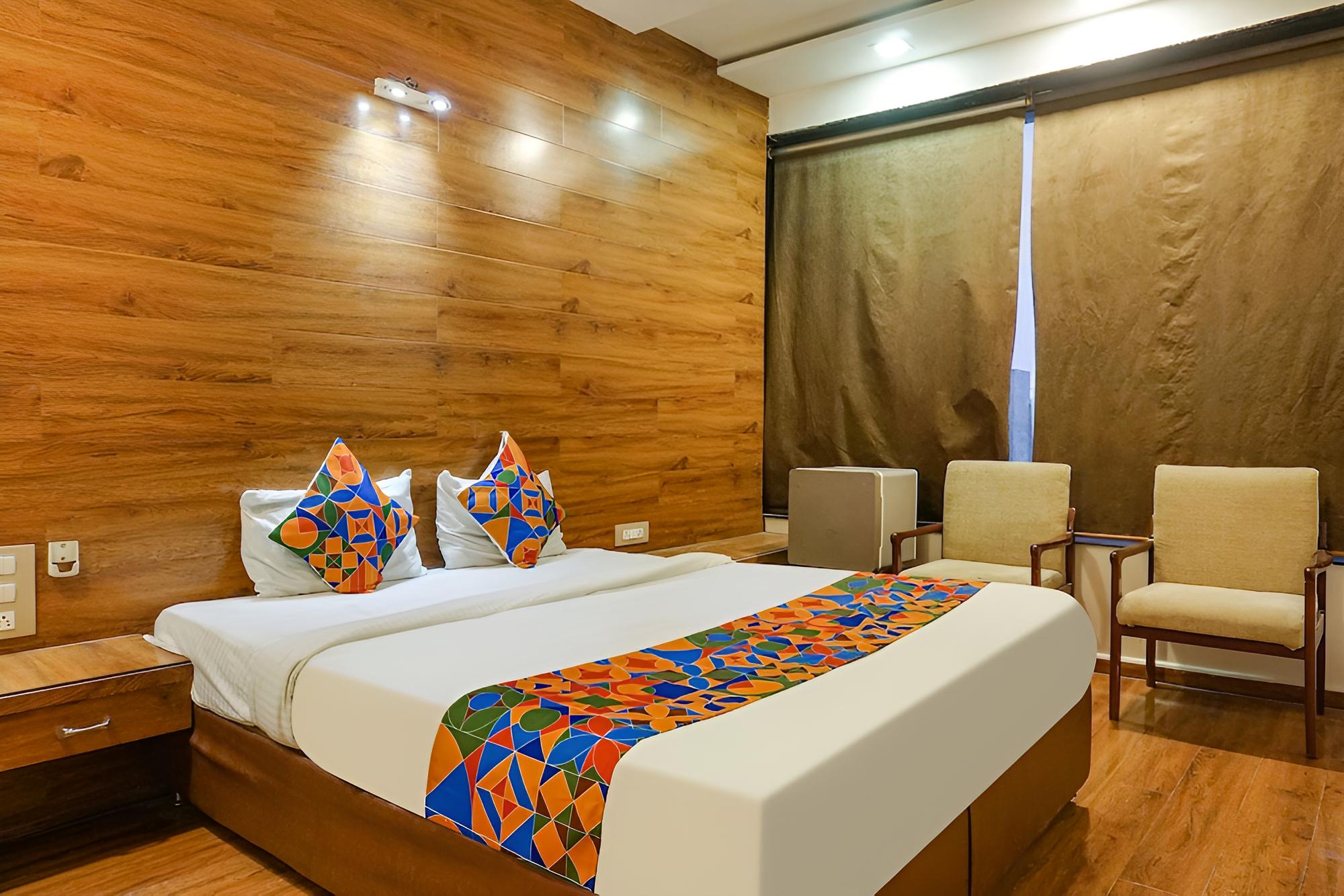 Fabhotel Shades Of Royal