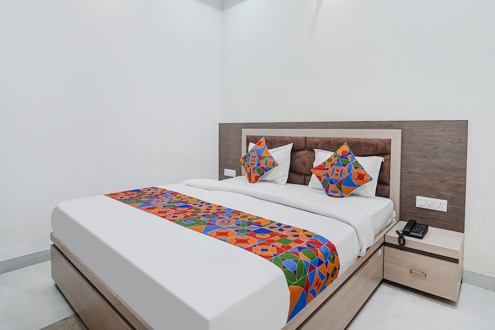 Fabhotel Shri Giriraj Ji Dham