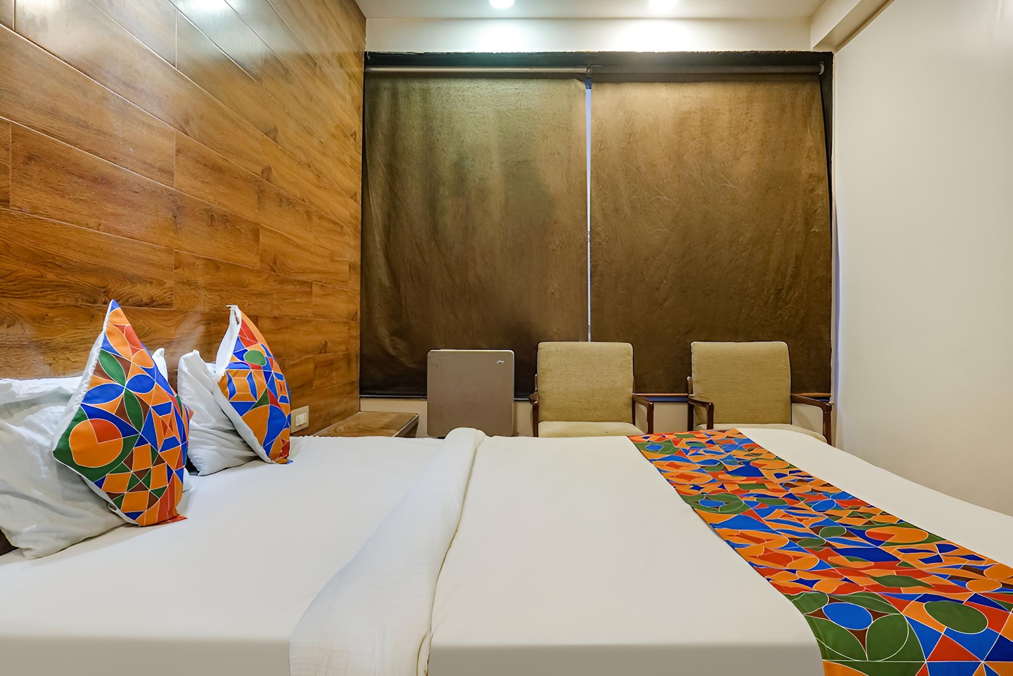 Fabhotel Shades Of Royal