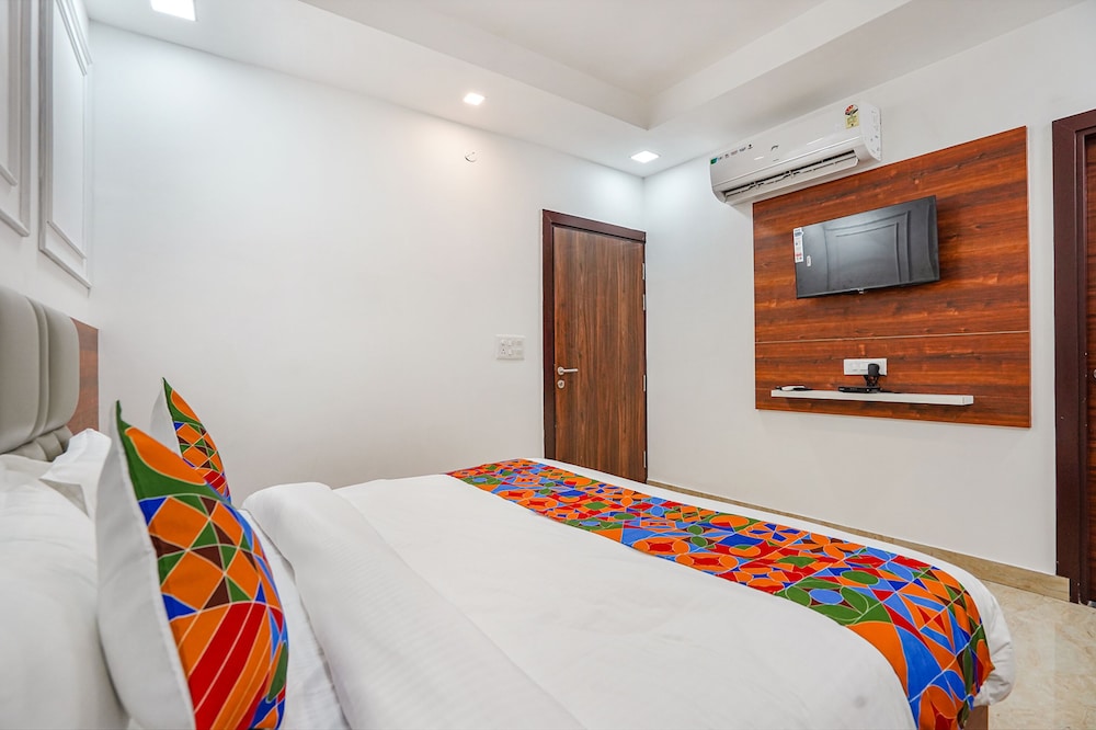 Fabhotel Amayra Inn