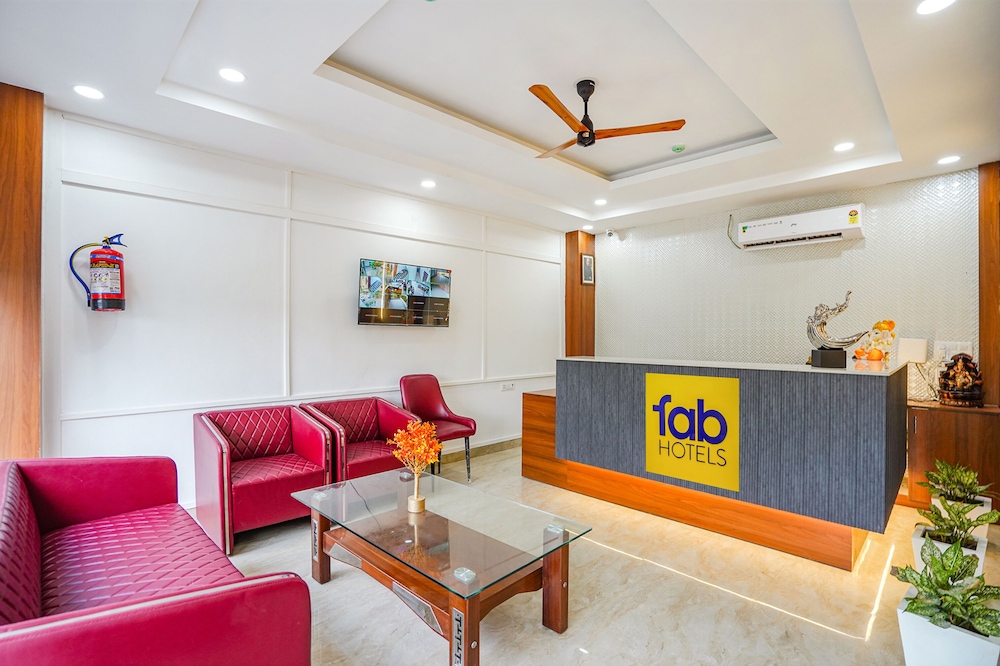 Fabhotel Amayra Inn