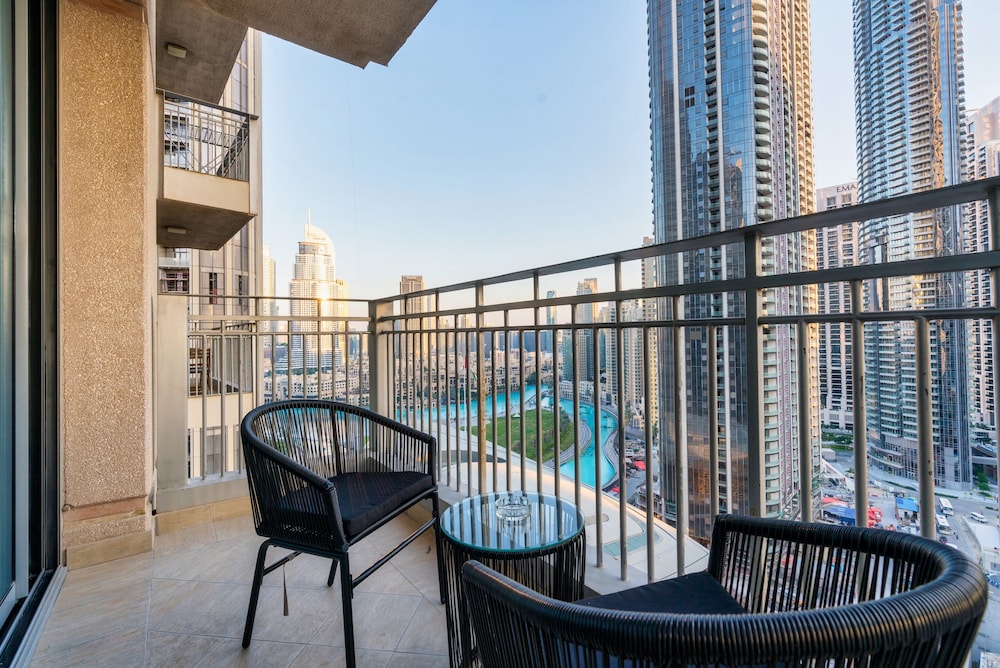 Luxurious 1B With Opera & fountains views