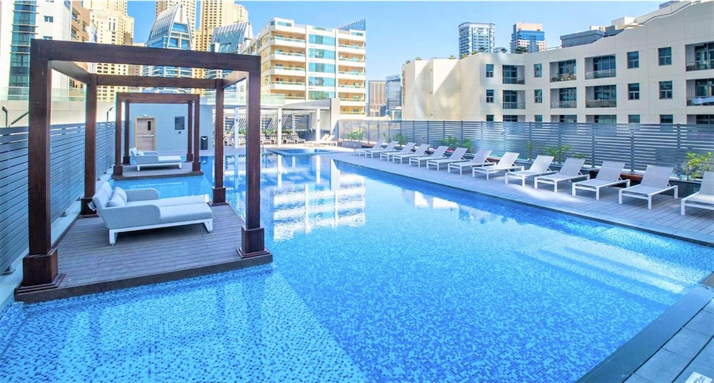 Stunning Apt Marina view with Balcony