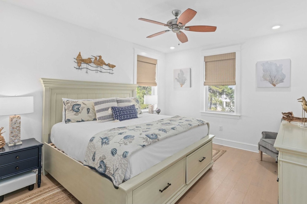 Walk to the Beach, Pool, 5bdr, 3 Porches Beach Sea-ker's Retreat by Avantstay