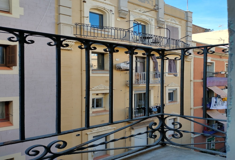 Barceloneta Apartment With Balcony