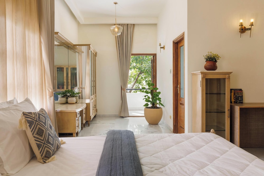Westend Apartment by Redolive Racecourse Rd 3bhk