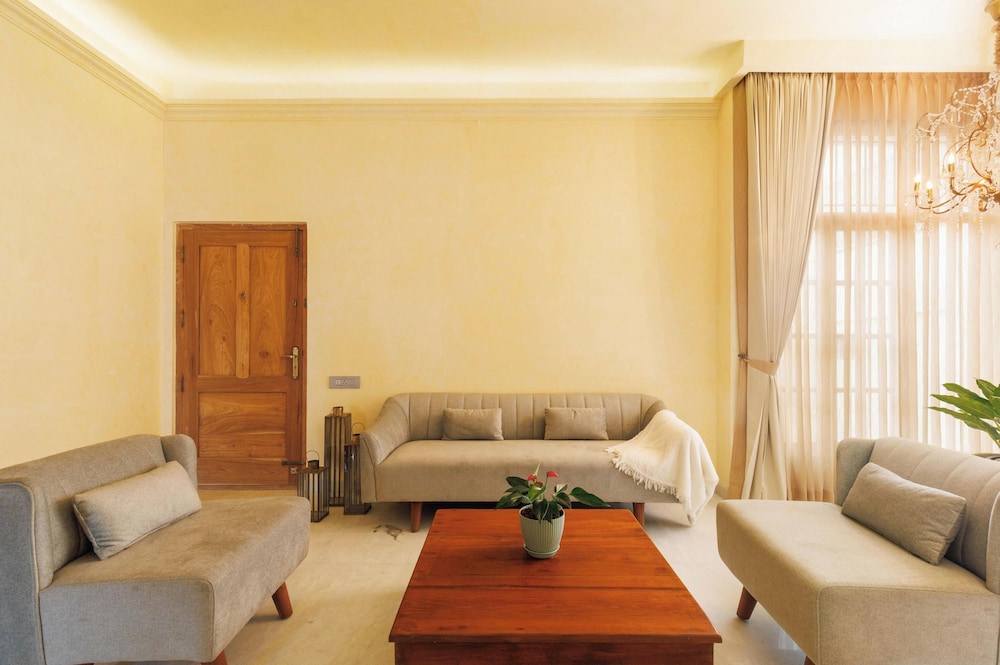 Westend Apartment by Redolive Racecourse Rd 3bhk