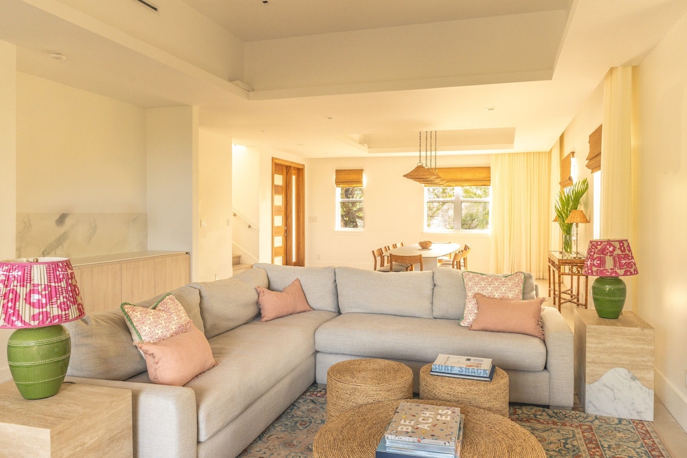 Private Pool Villa at Coral Sands Steps to Pink Sand Beach & Resort Amenities