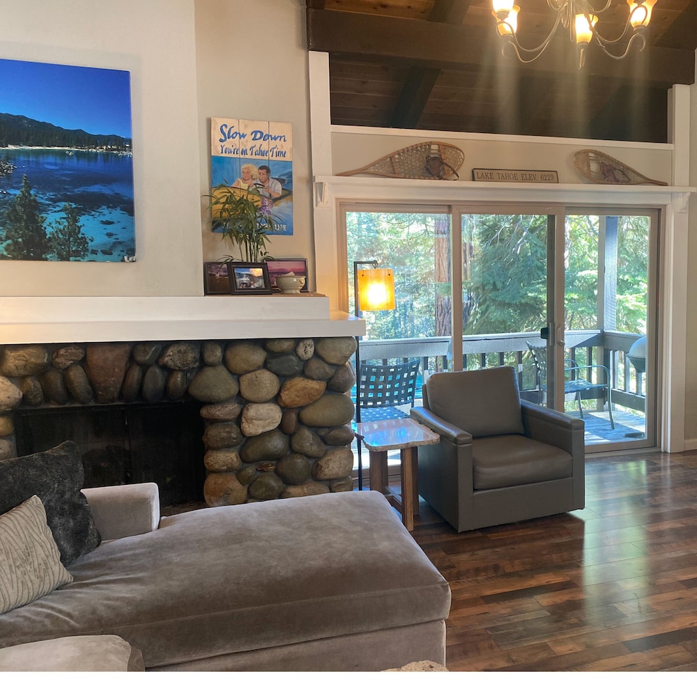 Lake Forest Villa Patio w/ BBQ view 3