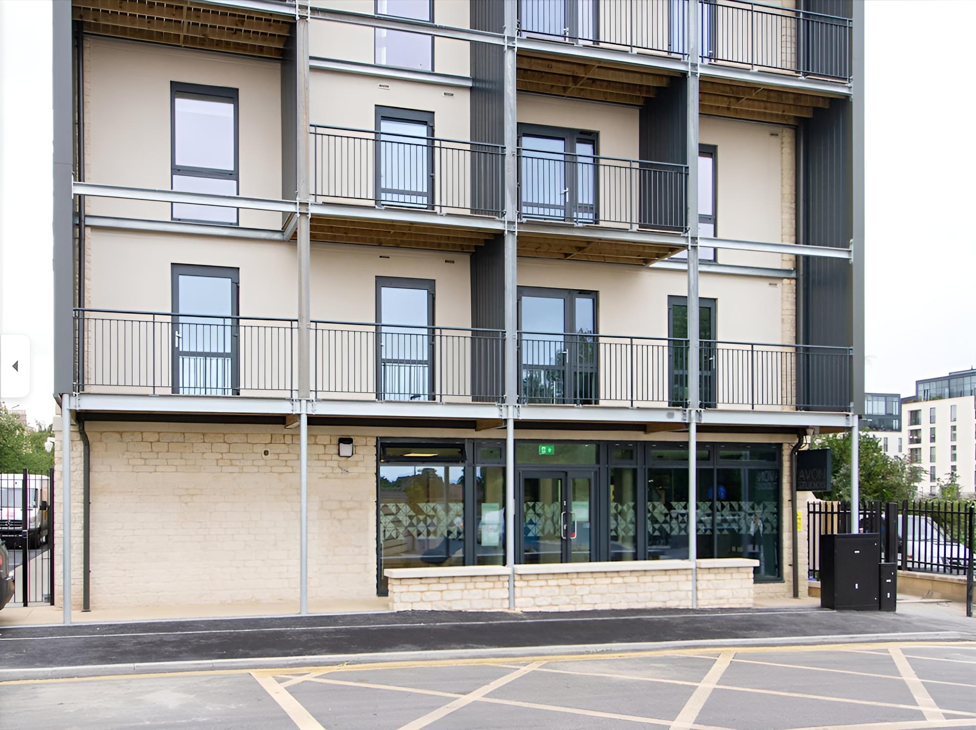 Trendy Studios for Students Only - BATH view 4