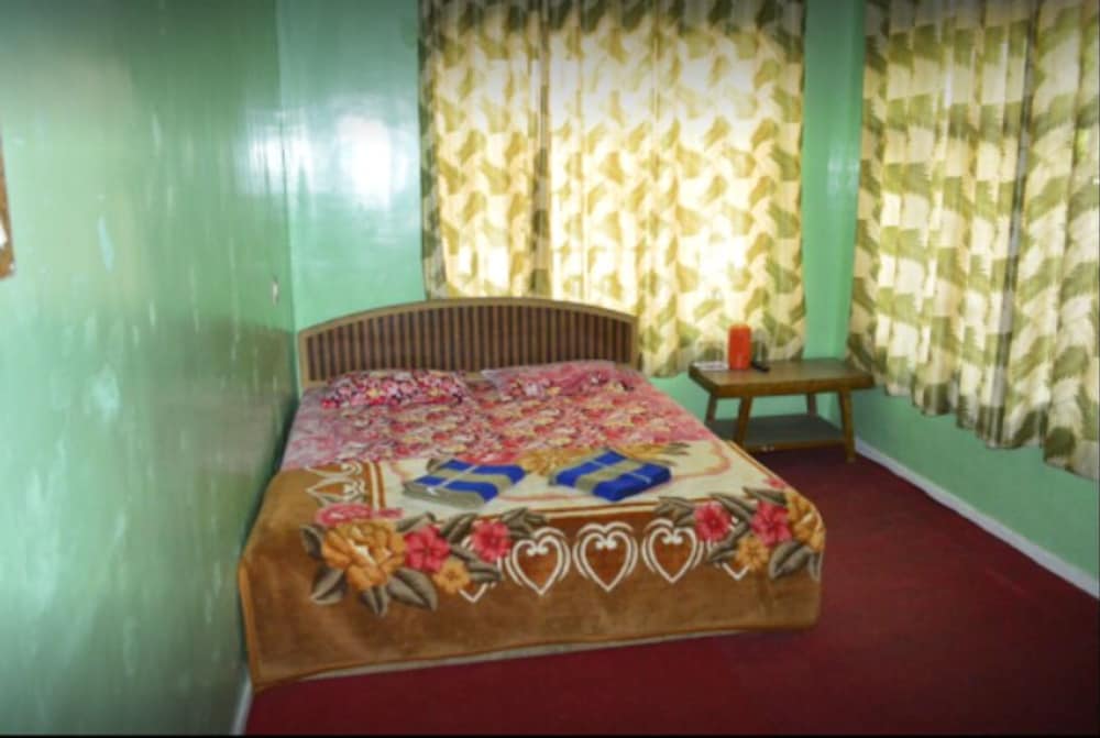 Goroomgo Fiza Guest House Pahalgam view 4
