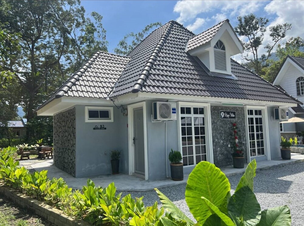 OYO Home 90711 Roses Villa photo 7