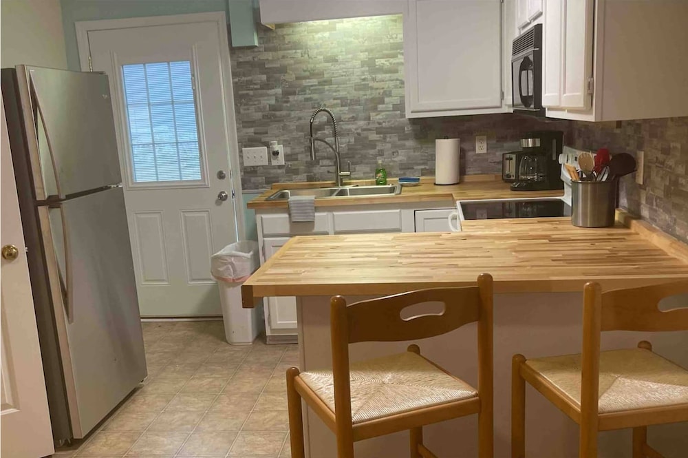 Oak Island 4BR Retreat