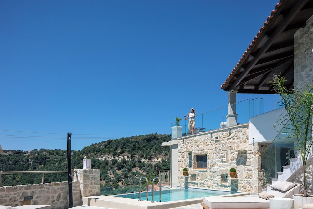Moundros Luxury Villa & Spa