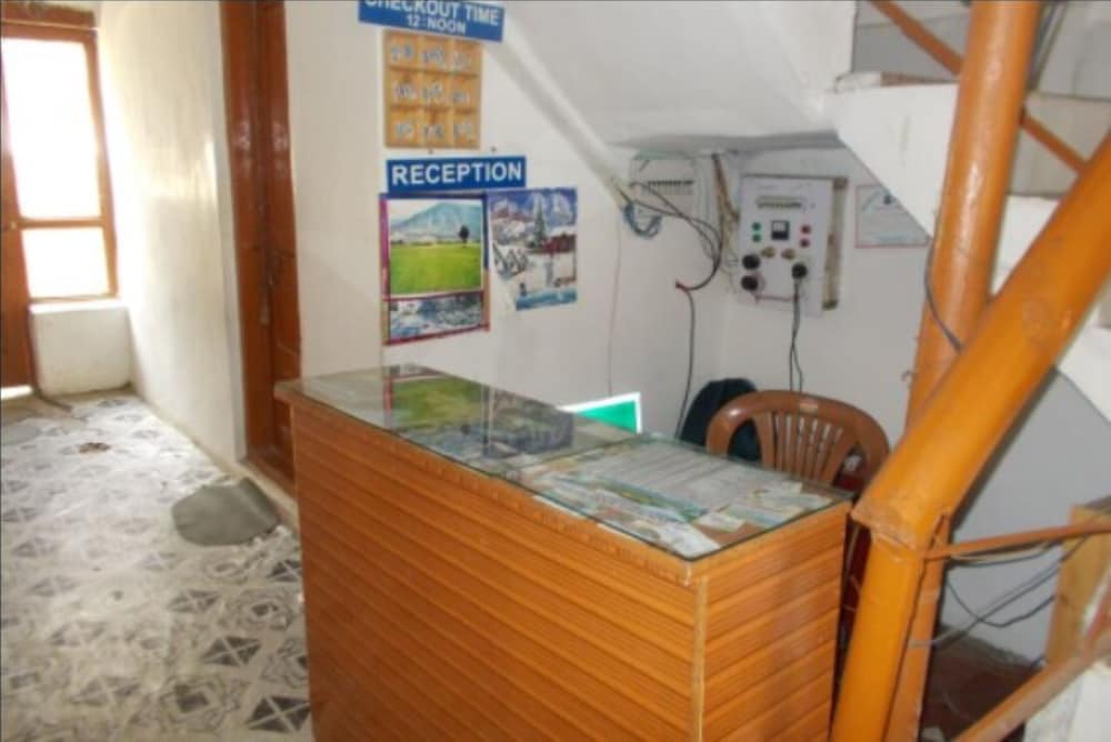 Goroomgo Fiza Guest House Pahalgam view 2