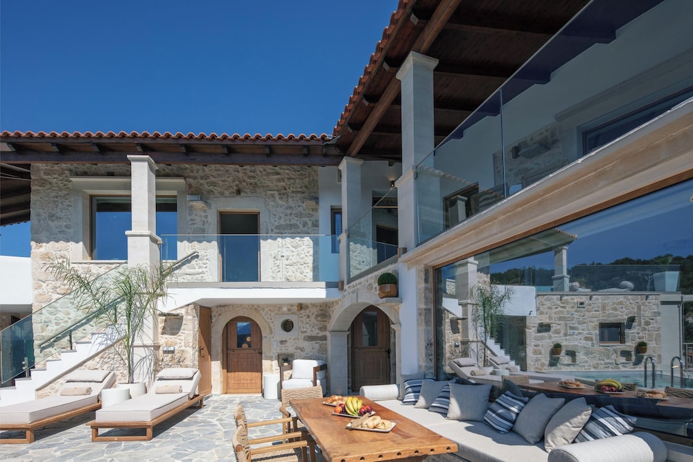 Moundros Luxury Villa & Spa