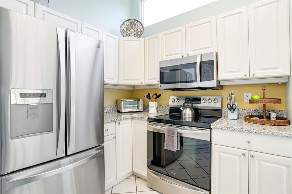 Luxe 3BR Siesta Key Home Pool view 3
