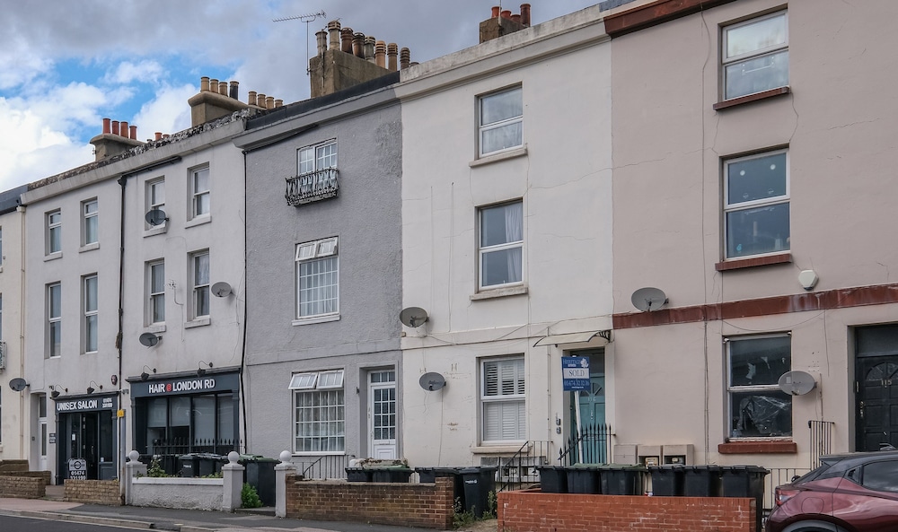 Modern 1 Bedroom Apartment in Gravesend