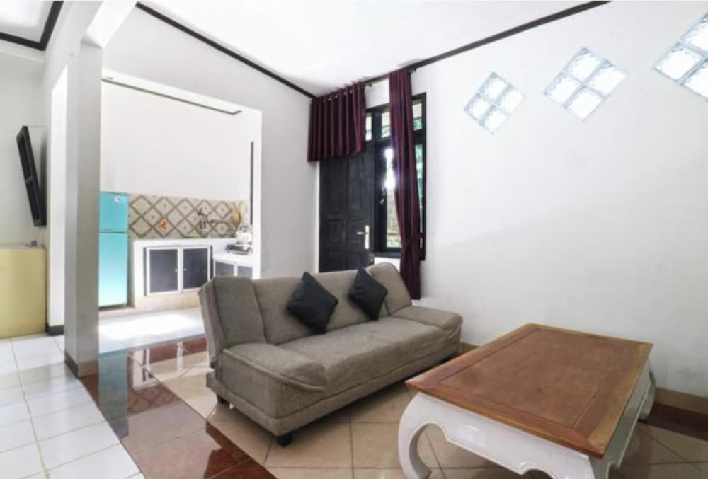 Belvilla Bogor near Citra Alam Riverside formerly Aries Biru Hotel