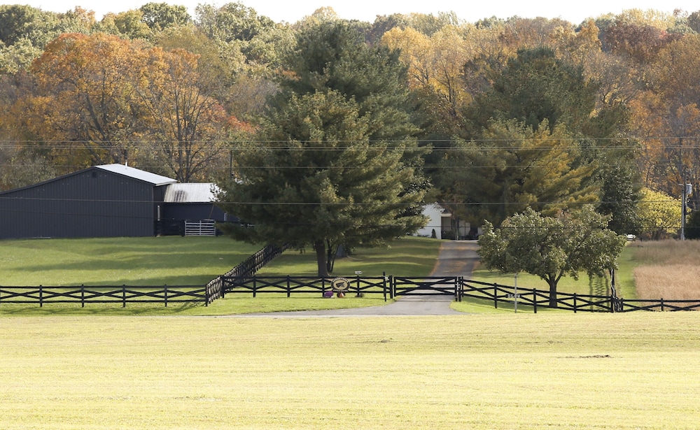Bloomington Vacations - 3547 Pleasant Run Rd - Property Image 1