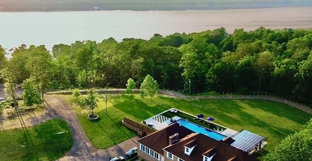 Carpathia West Estate