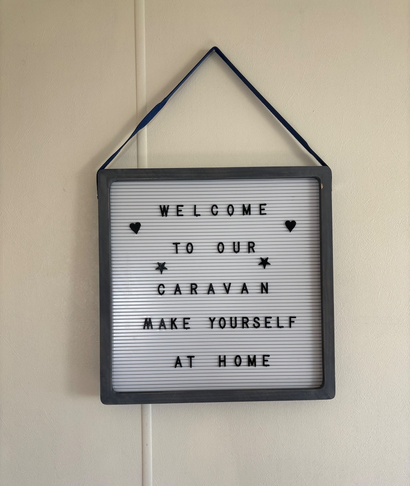 Robin Hood 3-bed Caravan, Sleeps 8, Pet Friendly