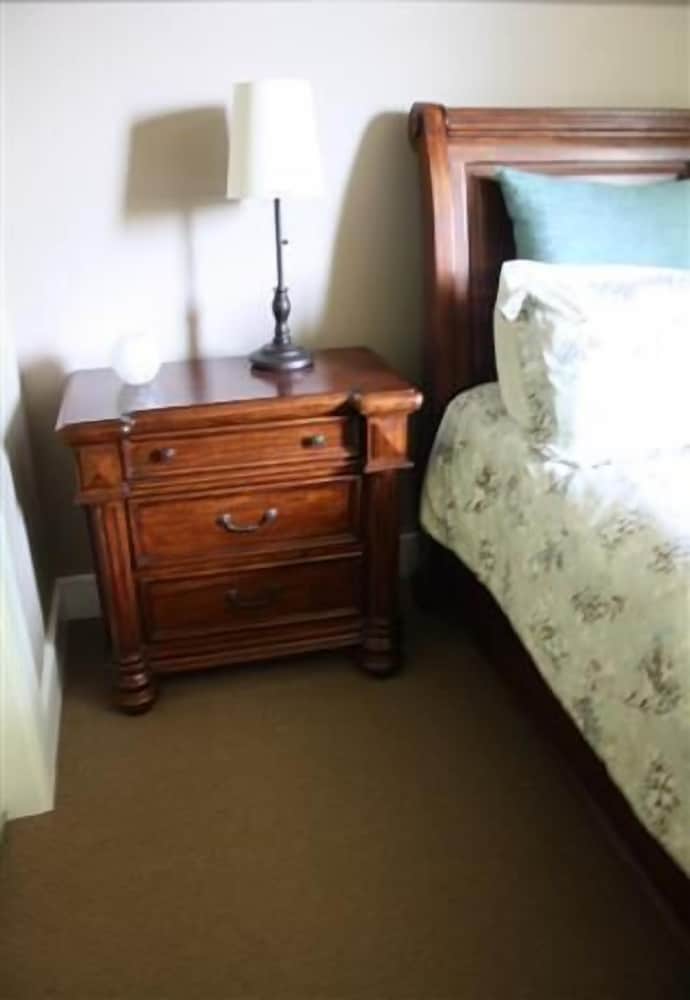 Maple Grove Guest House