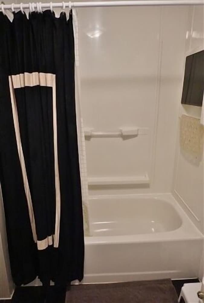 455 Faraday Lake 3 Bedroom Cottage
