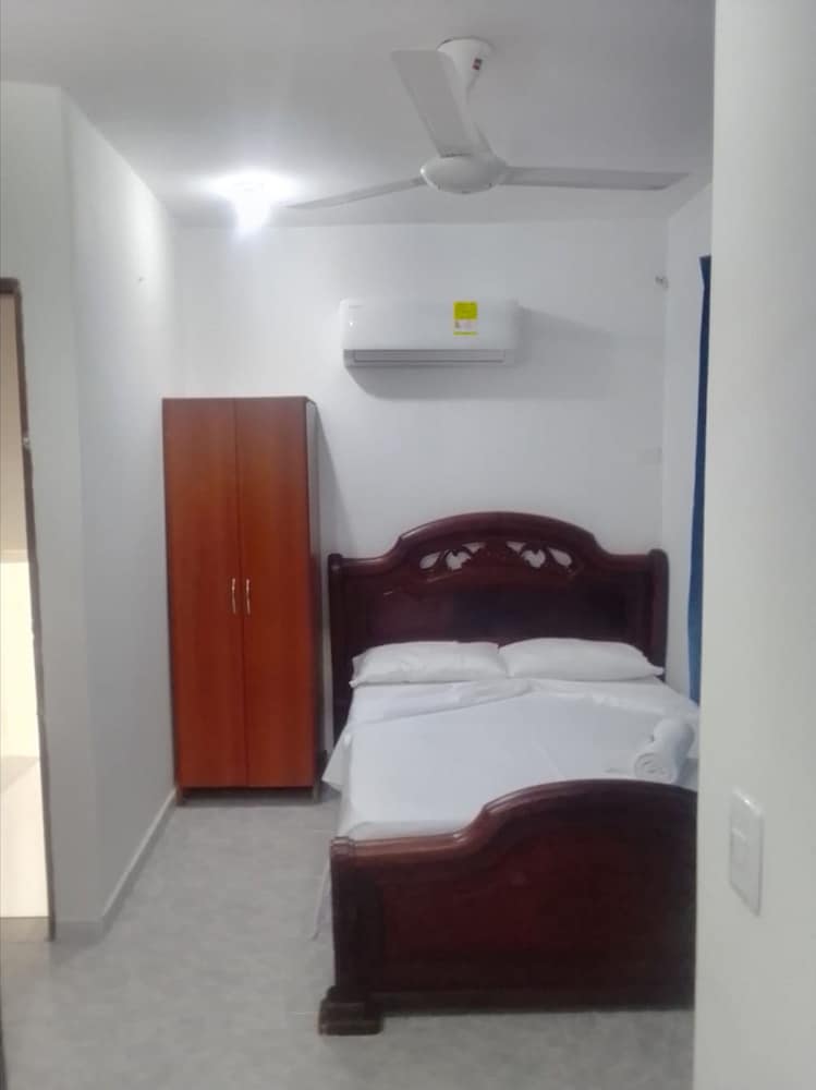 Stylish House With Beautiful Galleries In Gethsemane With Jacuzzi