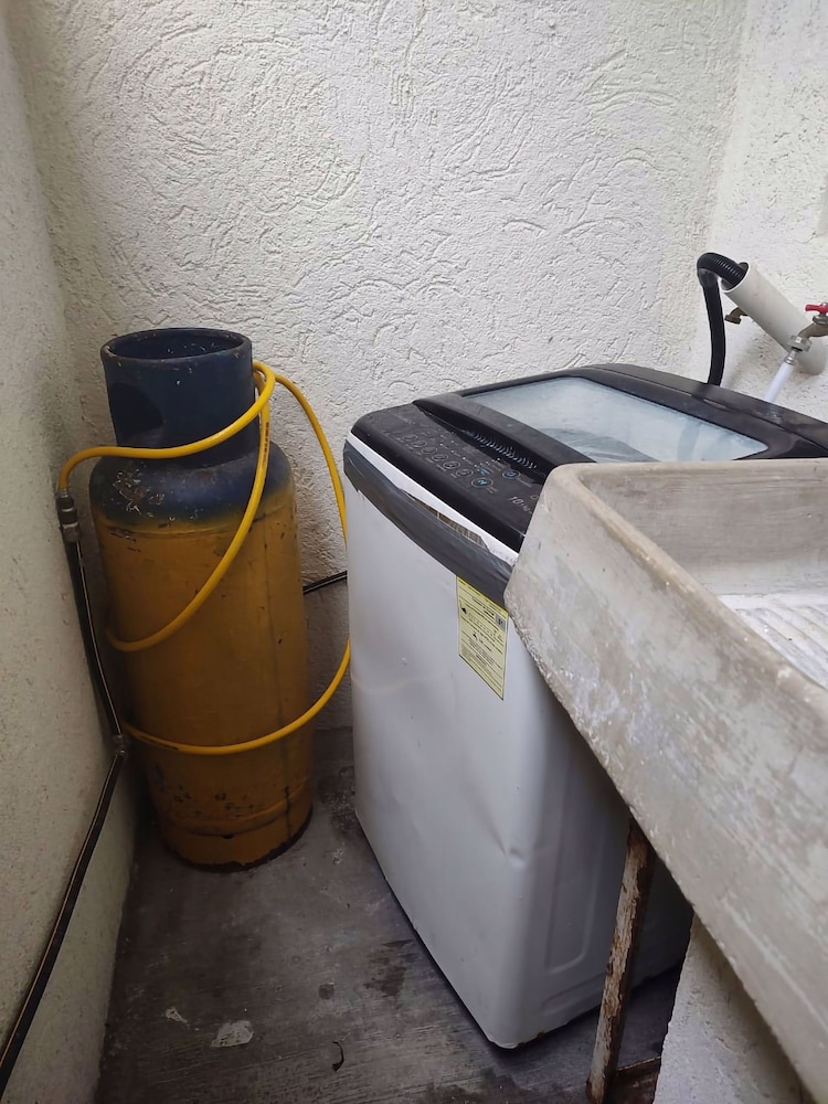 Devoted Hoestel in Cancun With Equipped Kitchen, Pool, Close to Beaches & More!