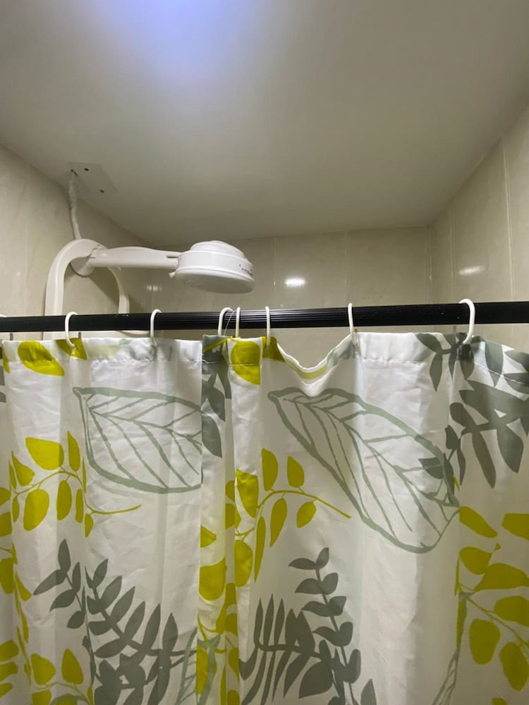 Room in Lodge - Cr-3 Room In Getsemani With Breakfast Wifi And Air Conditioning