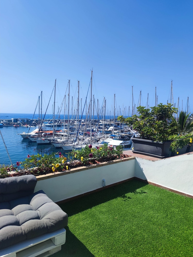 First Line Luxury Apartment by El Sirocco