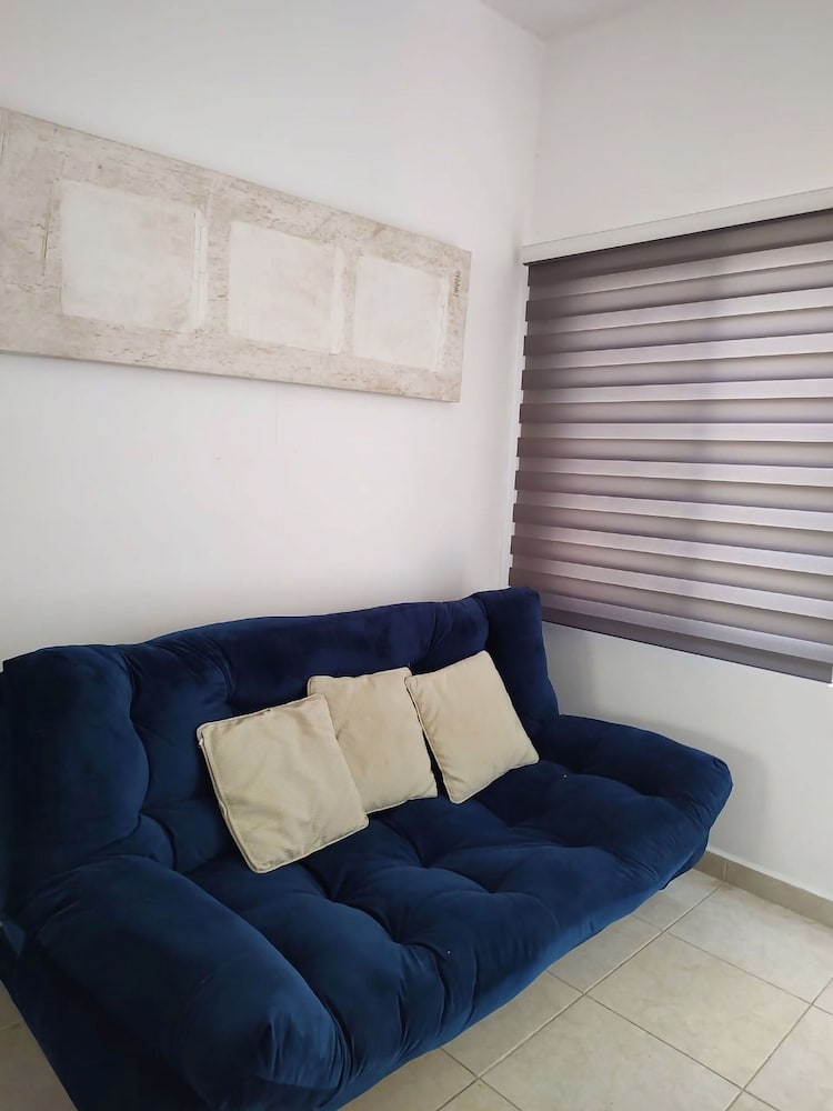 Devoted Hoestel in Cancun With Equipped Kitchen, Pool, Close to Beaches & More!
