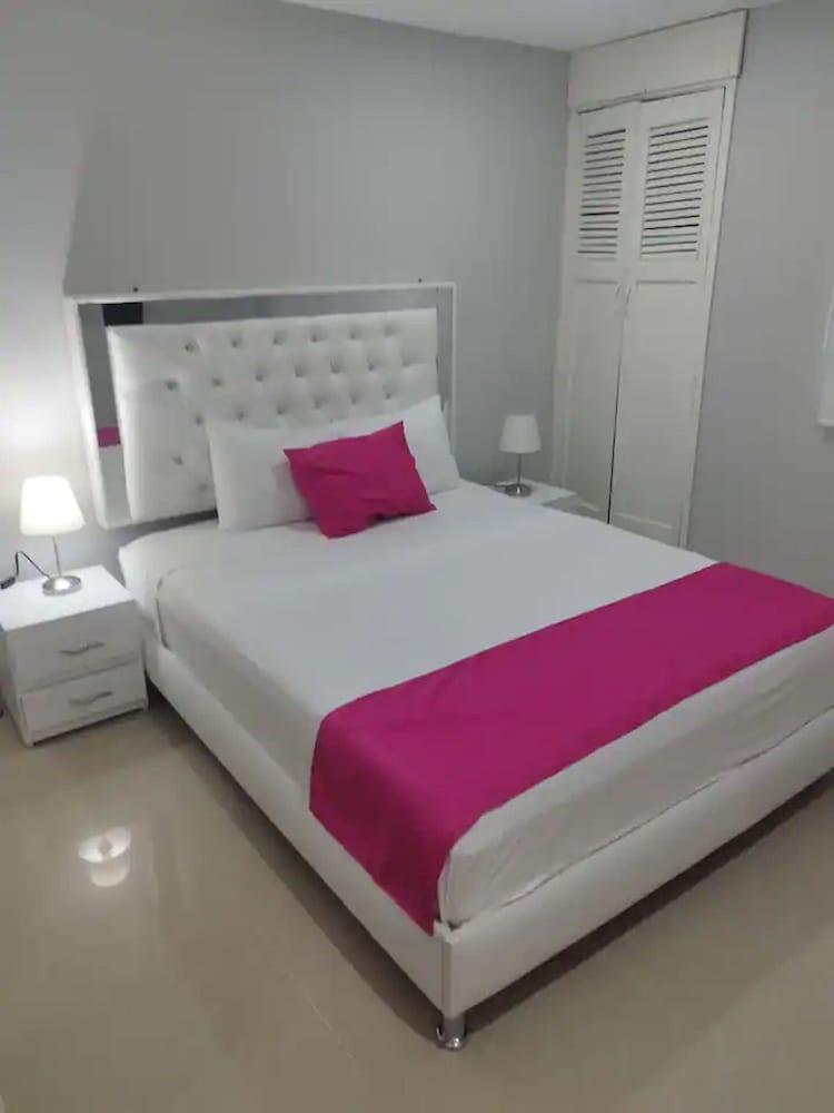 Room-bm-8 Room Near the sea With air con