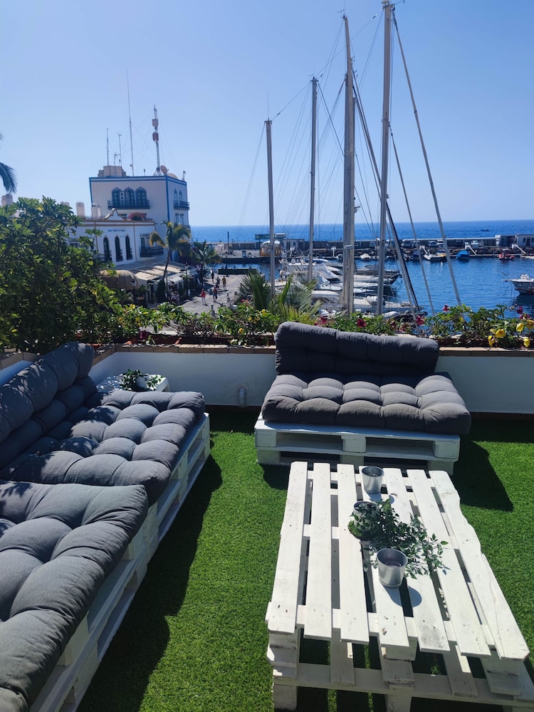 First Line Luxury Apartment by El Sirocco