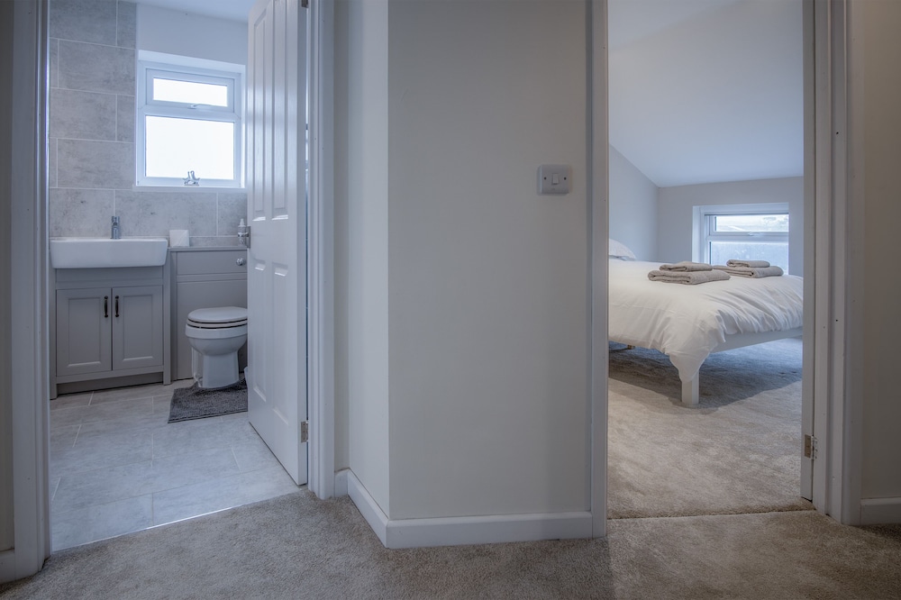 West Jordanston Cottage - St Florence view 2
