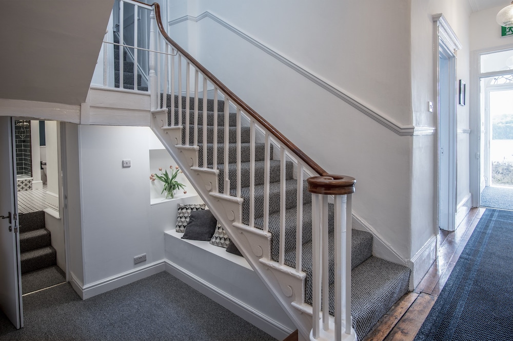Gwynne House - 6 Bedroom - Tenby Harbour view 4