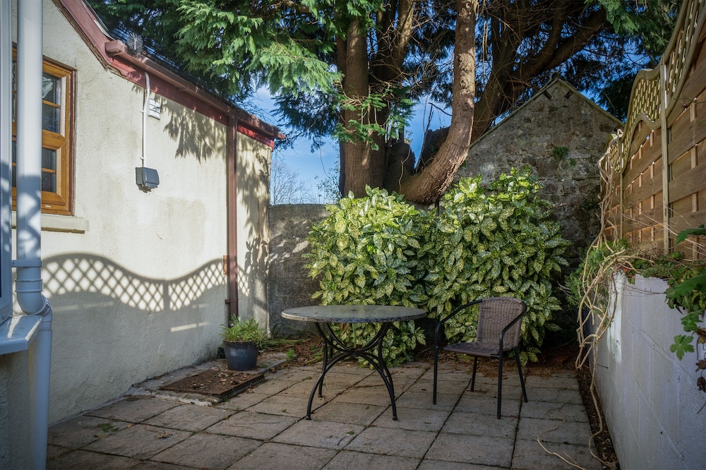 Lilac Cottage - 1 Bed Cottage - Amroth view 2