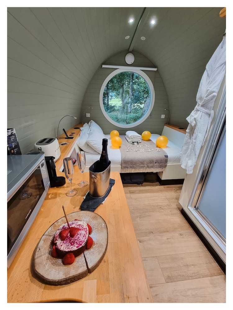 RiverBeds Lodges with Hot Tubs