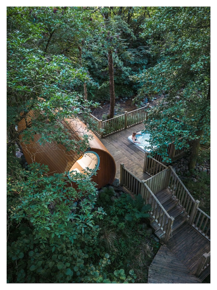 RiverBeds Lodges with Hot Tubs