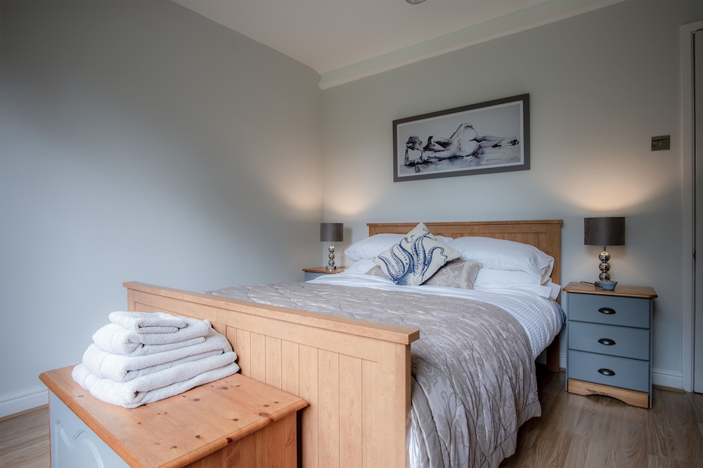 Wern Y Glais - 2 Bedroom Cottage - Glais view 3