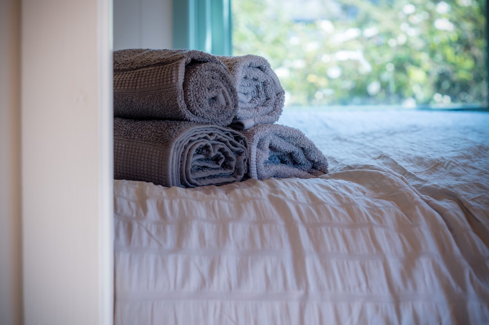 Willow - 1 Bedroom - Amroth view 4