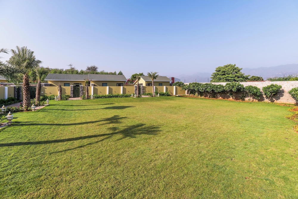 Merriment Luxury Resort & Private Pool Villa, Abu Road