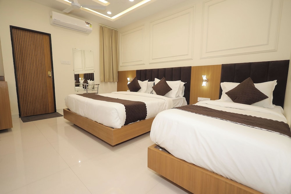 Hotel Neha Palace