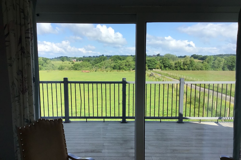 More Than Just a Room Apartment Carlisle / Borders