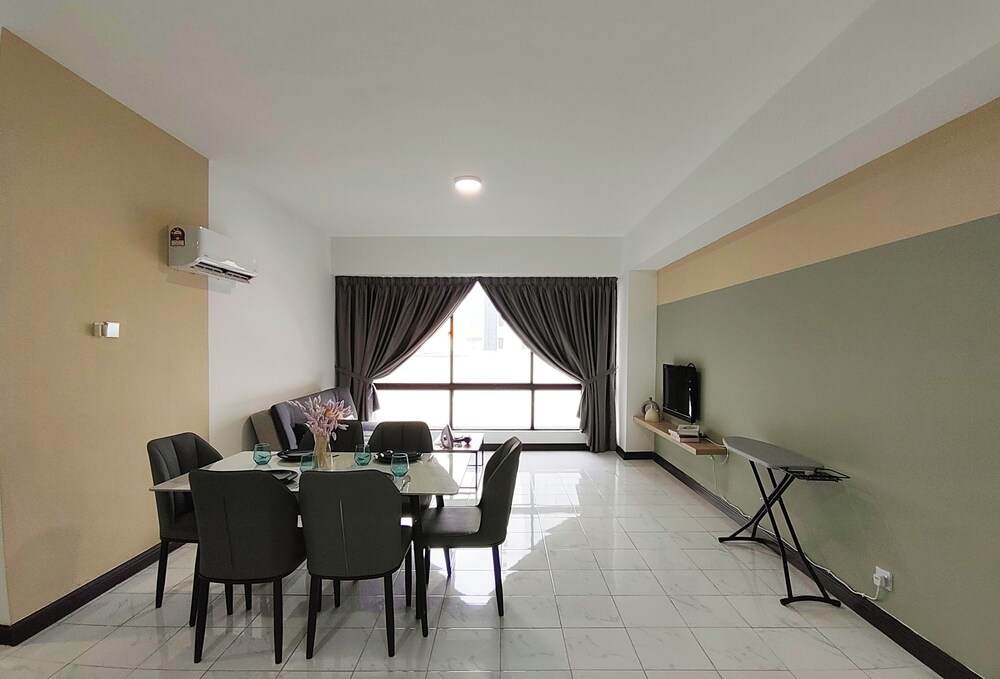 Plaza Berjaya by Manhattan Group