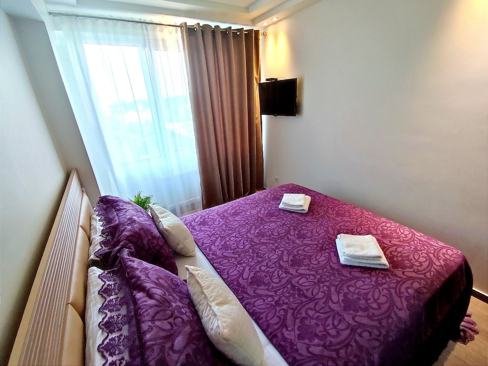 2BR&LIVING center city CHISINAU view 3